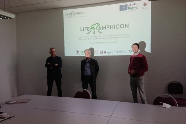 Foto: Z leve proti desni gospod Schubert in gospod Stornowski (predstavnika uprave okrožja Uckermark), gospod Michael (VUO)